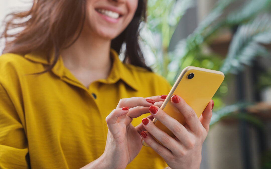 Frontline Worker Using Phone For Collecting Employee Feedback